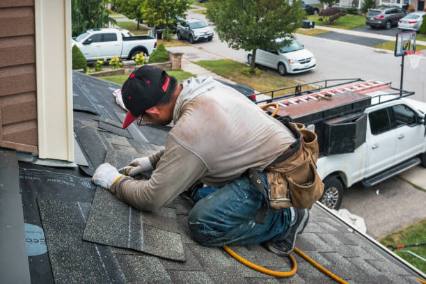 Professional Gutter Repair And Installation technician working in Hillsboro, KS